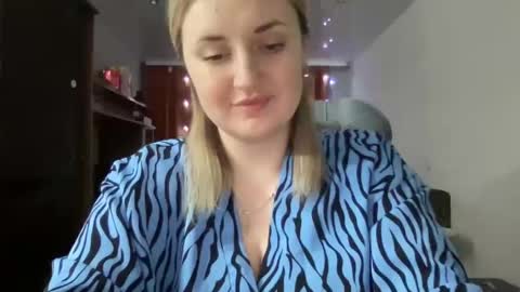 Snapshot of judevalenti chatting on 03/10/25, 05:18 JudeValenti online show from 03/10/25, 05:18