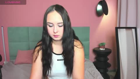 Snapshot of judyingram chatting on 11/09/25, 01:04 Judy online show from 11/09/25, 01:04