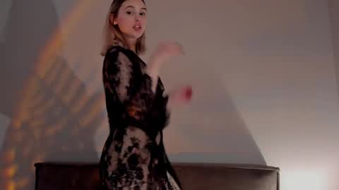 Snapshot of judymiles chatting on 02/05/25, 05:09 Angelica online show from 02/05/25, 05:09