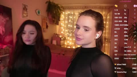 Snapshot of juelzfoxy chatting on 12/19/24, 12:13 Juelz  online show from 12/19/24, 12:13