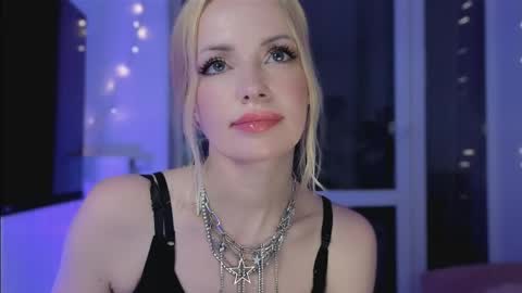 Snapshot of jugoddess chatting on 05/18/26, 08:36 Goddess Julia online show from 05/18/26, 08:36