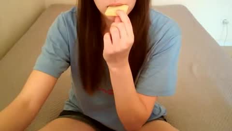 JuiceTalia online show from 10/26/25, 08:42