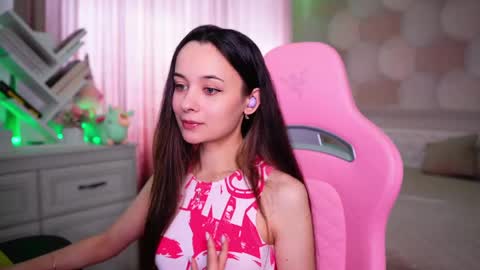 Snapshot of juicy___angel chatting on 06/06/26, 12:21 Angelina online show from 06/06/26, 12:21
