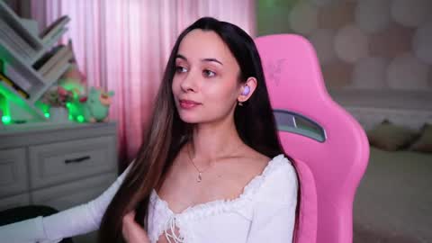 Snapshot of juicy___angel chatting on 06/07/26, 12:31 Angelina online show from 06/07/26, 12:31