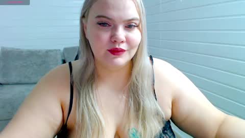 Snapshot of juicy_diana chatting on 03/06/26, 04:31 Diana For friends simple Di online show from 03/06/26, 04:31