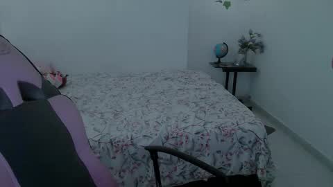 EleN online show from 10/05/25, 06:06