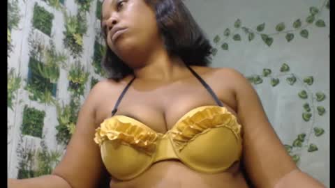 Snapshot of juicy_gold22 chatting on 01/13/25, 06:27 Mariagold online show from 01/13/25, 06:27