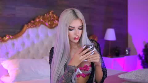 Jessye online show from 09/17/25, 07:48