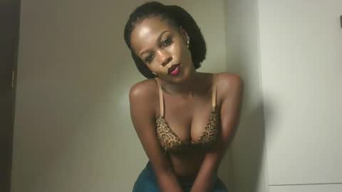 Snapshot of juicy_lovely chatting on 03/16/26, 05:24 Juicey lovely online show from 03/16/26, 05:24