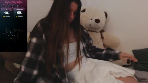 Snapshot of juicy_mystery chatting on 12/03/24, 03:44 laura online show from 12/03/24, 03:44