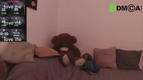 Snapshot of juicy_mystery chatting on 02/22/25, 10:29 laura online show from 02/22/25, 10:29