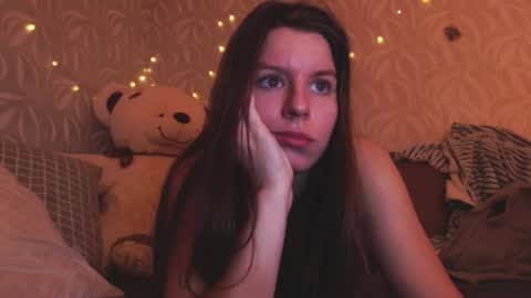 Snapshot of juicy_mystery chatting on 09/24/25, 02:42 laura online show from 09/24/25, 02:42