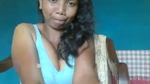Snapshot of juicy_pretty chatting on 01/15/25, 07:26 stellah online show from 01/15/25, 07:26