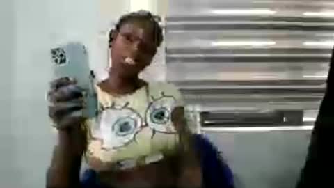 Snapshot of juicyberryx chatting on 07/06/26, 03:03 queen online show from 07/06/26, 03:03