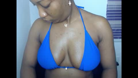 Snapshot of juicycuntx chatting on 10/05/25, 04:00 juicycuntx online show from 10/05/25, 04:00