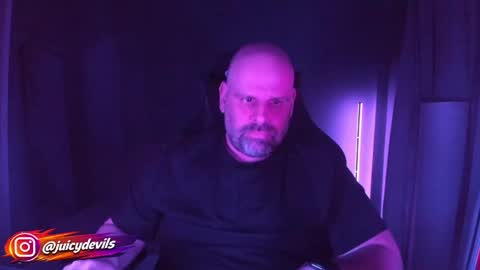 JuicyLounge online show from 04/05/26, 04:37