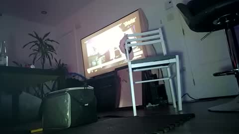 Snapshot of juicystraw chatting on 12/02/25, 05:35 juicystraw online show from 12/02/25, 05:35