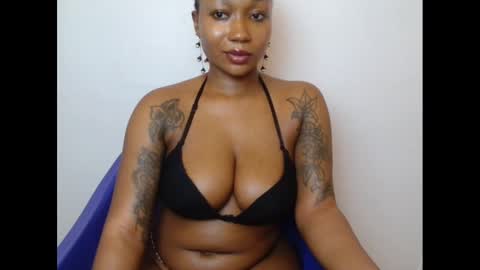 Snapshot of juicyxpink chatting on 03/05/25, 04:57 juicyxpink online show from 03/05/25, 04:57