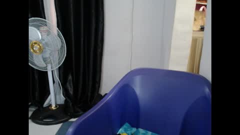 Snapshot of juicyxpink chatting on 09/12/25, 07:19 juicyxpink online show from 09/12/25, 07:19