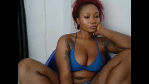 Snapshot of juicyxpink chatting on 09/17/25, 01:18 juicyxpink online show from 09/17/25, 01:18