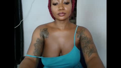 Snapshot of juicyxpink chatting on 10/15/25, 11:38 juicyxpink online show from 10/15/25, 11:38