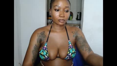 Snapshot of juicyxpink chatting on 11/27/25, 12:46 juicyxpink online show from 11/27/25, 12:46