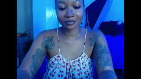 juicyxpink online show from 12/16/25, 02:44