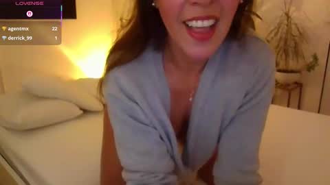 Snapshot of jujubaeu chatting on 03/18/26, 09:51 Juju online show from 03/18/26, 09:51