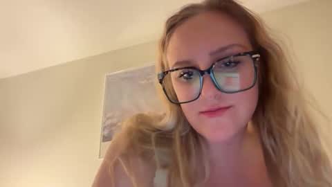 Snapshot of jujubebe000 chatting on 04/12/26, 02:49 Julief online show from 04/12/26, 02:49