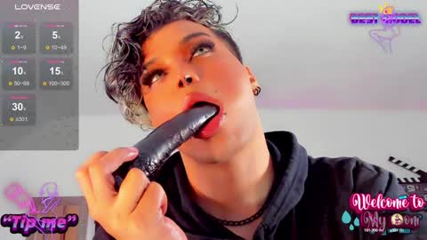 Jujubee online show from 12/14/24, 04:20