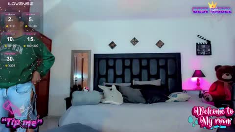 Jujubee online show from 02/01/25, 12:16