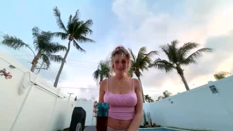 juleeahh online show from 04/05/26, 11:46