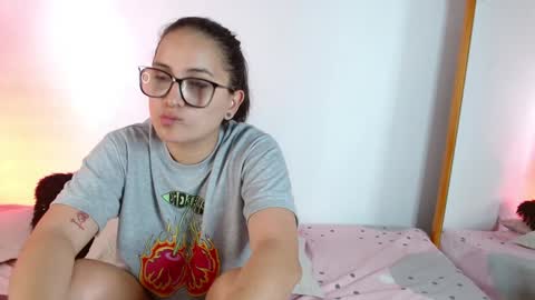 Jules and Gia online show from 12/21/24, 07:38