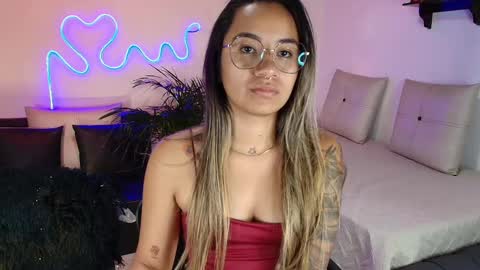 Jules and Gia online show from 02/14/25, 03:00