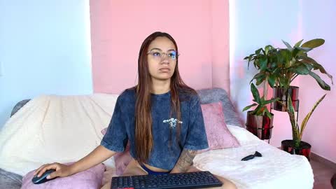 Jules and Gia online show from 09/17/25, 03:14