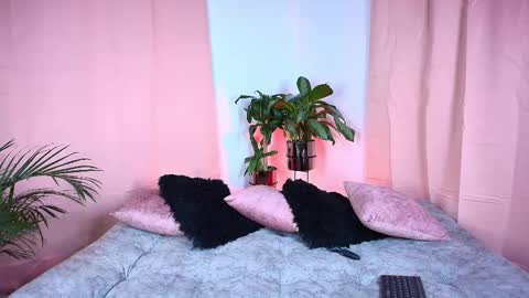 Jules and Gia online show from 10/04/25, 10:02