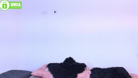 Snapshot of jules_n_gia chatting on 06/14/26, 04:42 Jules and Gia online show from 06/14/26, 04:42