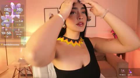 Snapshot of julesbennet chatting on 09/23/25, 11:35 Jules Bennett online show from 09/23/25, 11:35