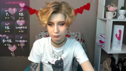 Snapshot of julescrown chatting on 02/17/25, 01:04 Jules online show from 02/17/25, 01:04