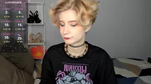 Snapshot of julescrown chatting on 09/24/25, 01:42 Jules online show from 09/24/25, 01:42