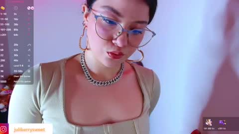 Juliana online show from 11/18/25, 01:11