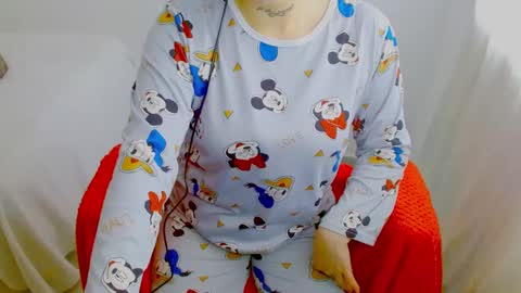  Juliana Torres  online show from 09/18/25, 05:04