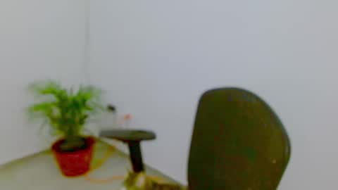  Juliana Torres  online show from 12/22/25, 01:24