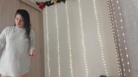 Snapshot of juli_hairy chatting on 03/06/26, 06:15 Juli Modelo Independiente online show from 03/06/26, 06:15