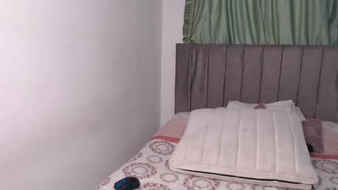 Snapshot of juli_love11 chatting on 10/07/25, 10:40 JULIETA online show from 10/07/25, 10:40