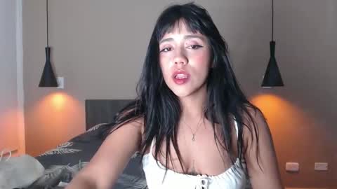 Snapshot of juli_love11 chatting on 12/17/25, 12:05 JULIETA online show from 12/17/25, 12:05