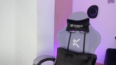 juli_santos_22 online show from 02/08/25, 11:01