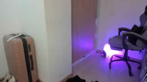 juli_santos_22 online show from 02/24/25, 07:30