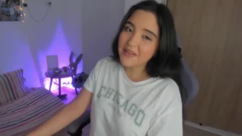 juli_santos_22 online show from 11/10/25, 10:42