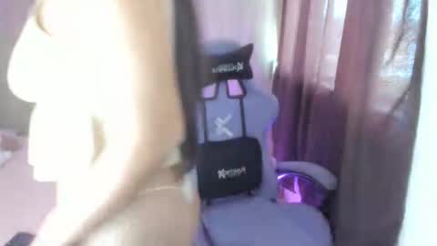 Snapshot of juli_santos_22 chatting on 05/23/26, 02:32 juli_santos_22 online show from 05/23/26, 02:32